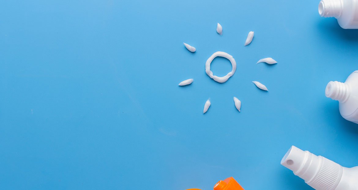 Diversos Produtos De Protecao Solar Fazendo Um Sol